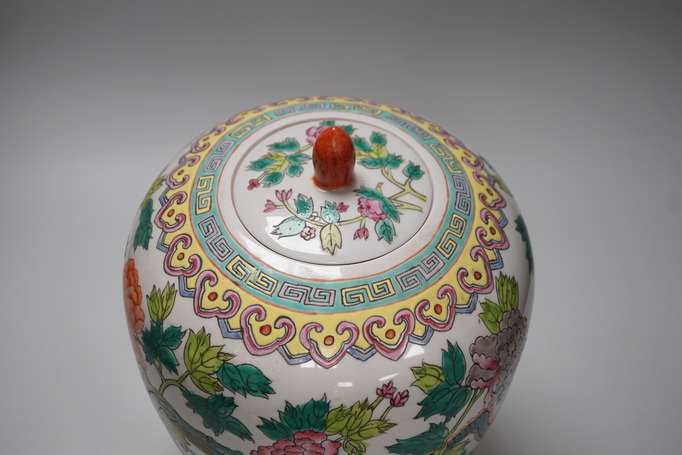 A Chinese famille rose ’dragon’ jar and cover, approximately 30cms high